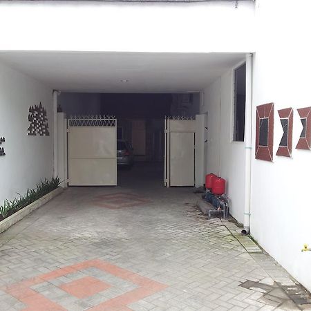 Loxy Inn Surabaja Zewnętrze zdjęcie
