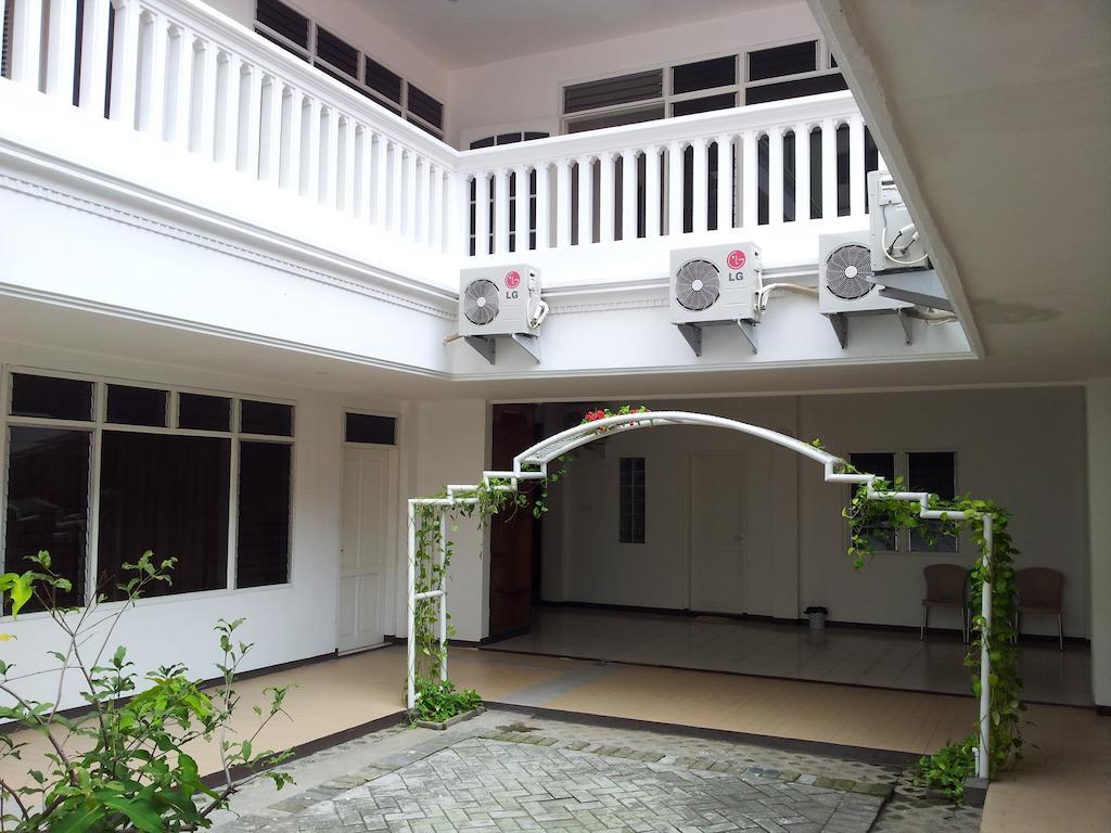 Loxy Inn Surabaja Zewnętrze zdjęcie
